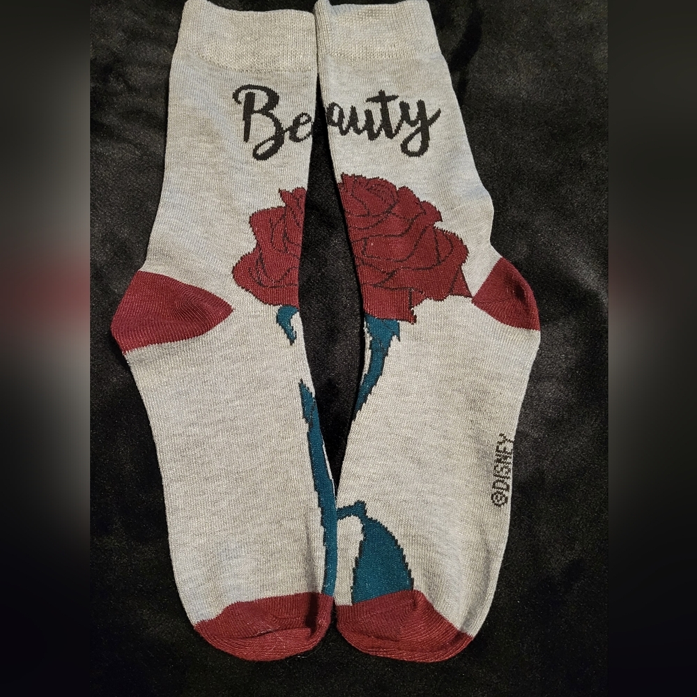 Casual Gray and Red Graphic Socks